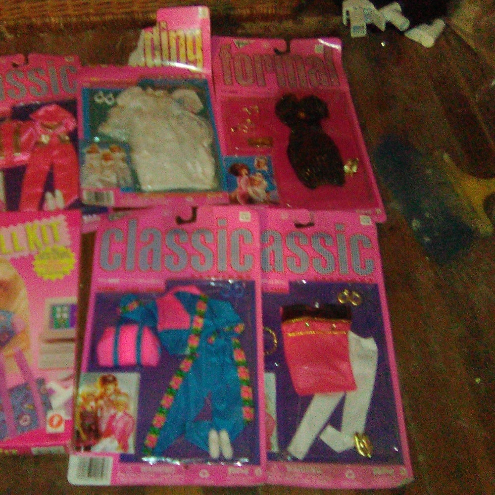 Vintage barbie cloths and refill
